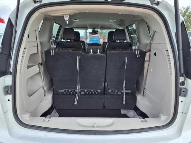 2023 Chrysler Pacifica Touring L BLIND-SPOT