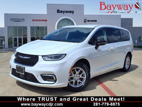 2024 Chrysler Pacifica Touring L STOW 'N GO®