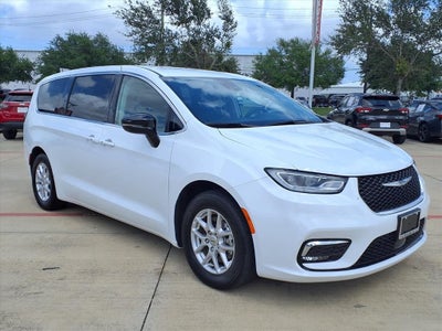 2024 Chrysler Pacifica Touring L STOW 'N GO®