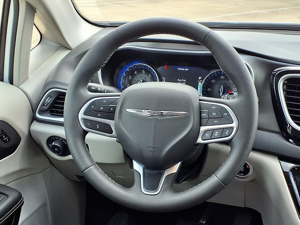 2024 Chrysler Pacifica Touring L STOW 'N GO®