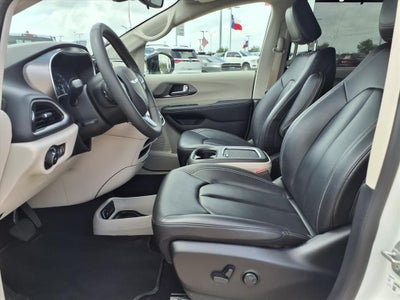 2024 Chrysler Pacifica Touring L STOW 'N GO®