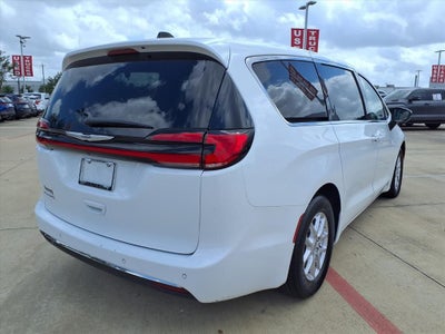2024 Chrysler Pacifica Touring L STOW 'N GO®