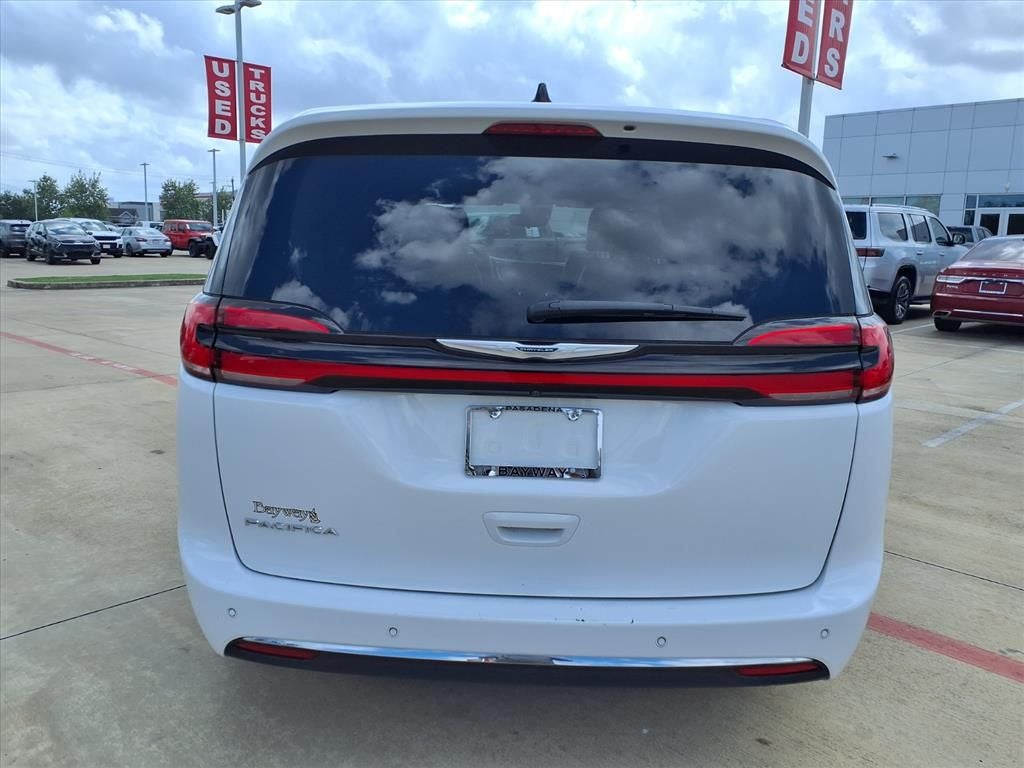 2024 Chrysler Pacifica Touring L STOW 'N GO®