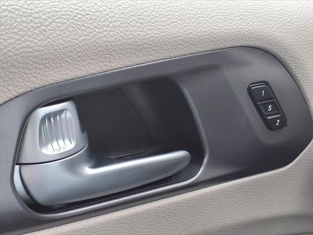 2024 Chrysler Pacifica Touring L STOW 'N GO®