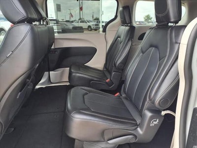 2024 Chrysler Pacifica Touring L STOW 'N GO®