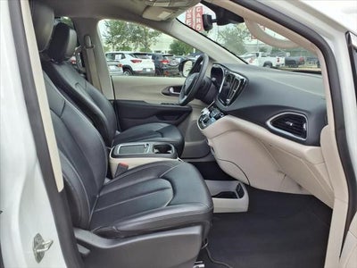 2024 Chrysler Pacifica Touring L STOW 'N GO®
