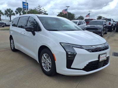 2027 Chrysler Pacifica Select