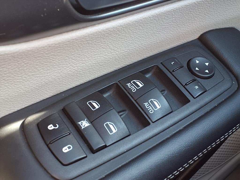 2023 Chrysler Pacifica Touring L BLIND SPOT