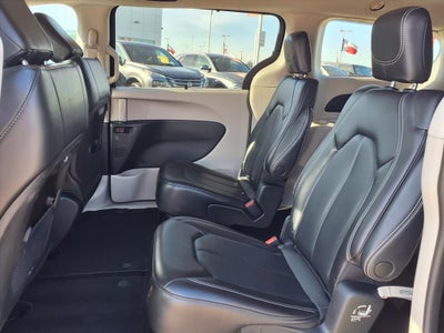 2023 Chrysler Pacifica Touring L BLIND SPOT