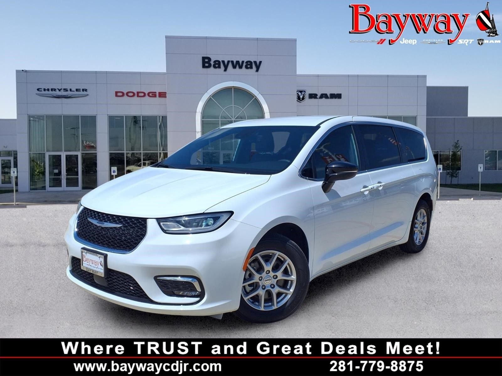 2025 Chrysler Pacifica Select