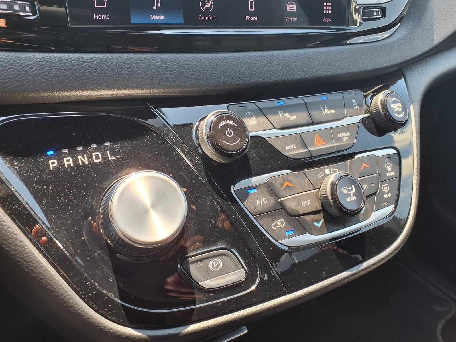2025 Chrysler Pacifica Select