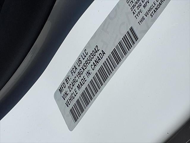 2025 Chrysler Pacifica Select