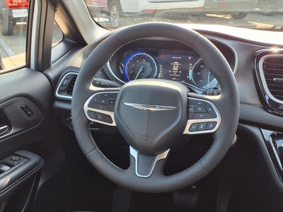 2025 Chrysler Pacifica Select APPLE CARPLAY & ANDROID AUTO