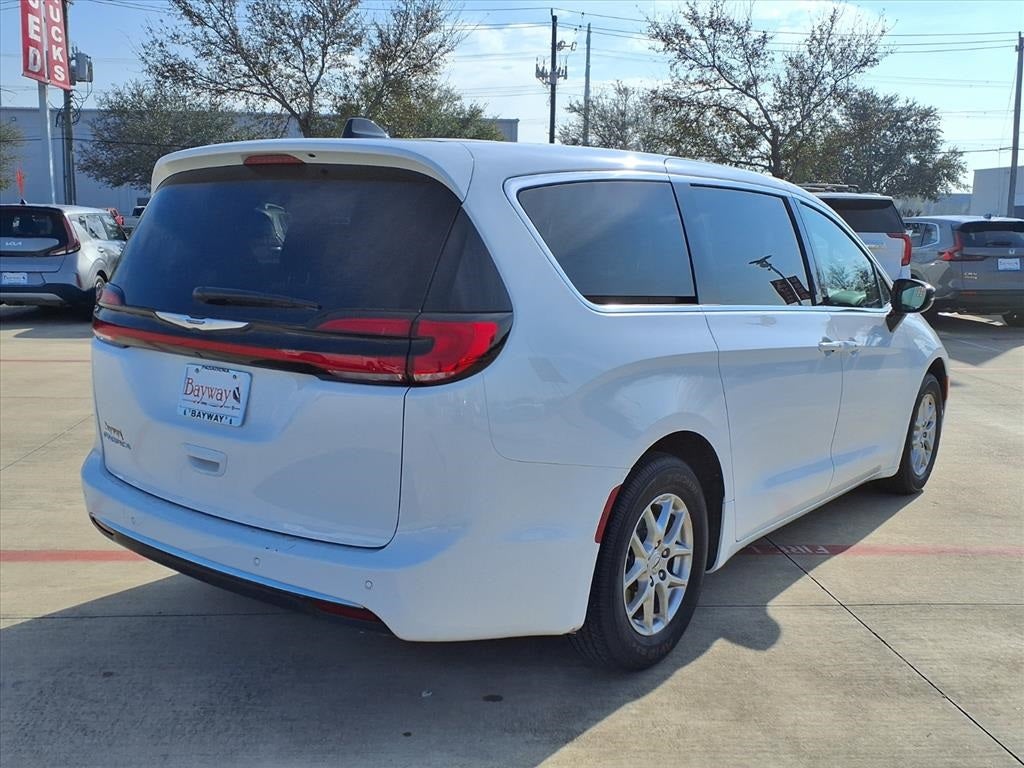 2025 Chrysler Pacifica Select APPLE CARPLAY & ANDROID AUTO