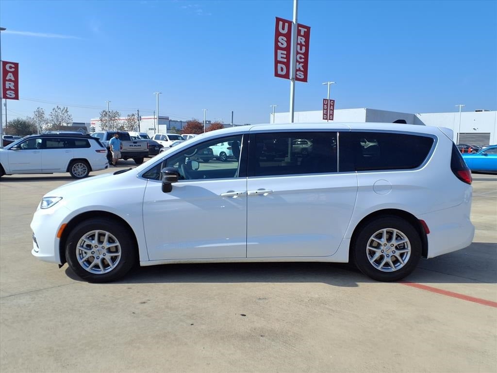 2025 Chrysler Pacifica Select APPLE CARPLAY & ANDROID AUTO