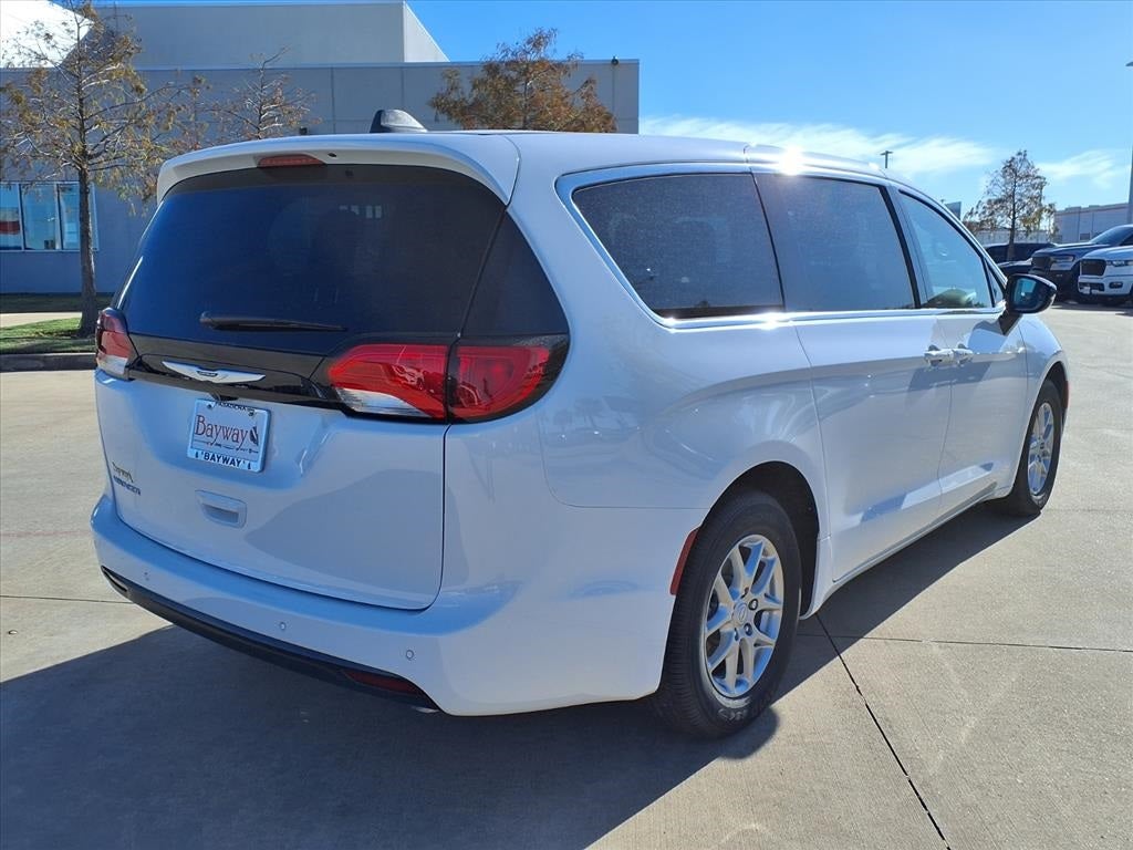2026 Chrysler Voyager LX