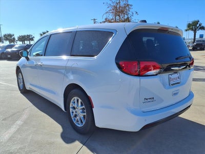 2026 Chrysler Voyager LX