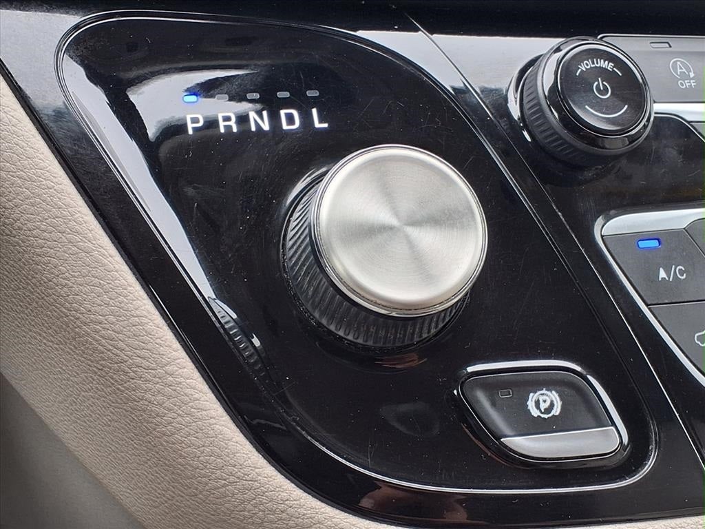 2020 Chrysler Pacifica Limited BLIND-SPOT & REAR CROSS-PATH DETECTION