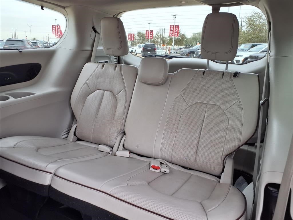 2020 Chrysler Pacifica Limited BLIND-SPOT & REAR CROSS-PATH DETECTION