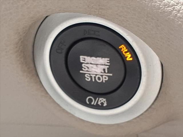 2020 Chrysler Pacifica Limited BLIND-SPOT & REAR CROSS-PATH DETECTION