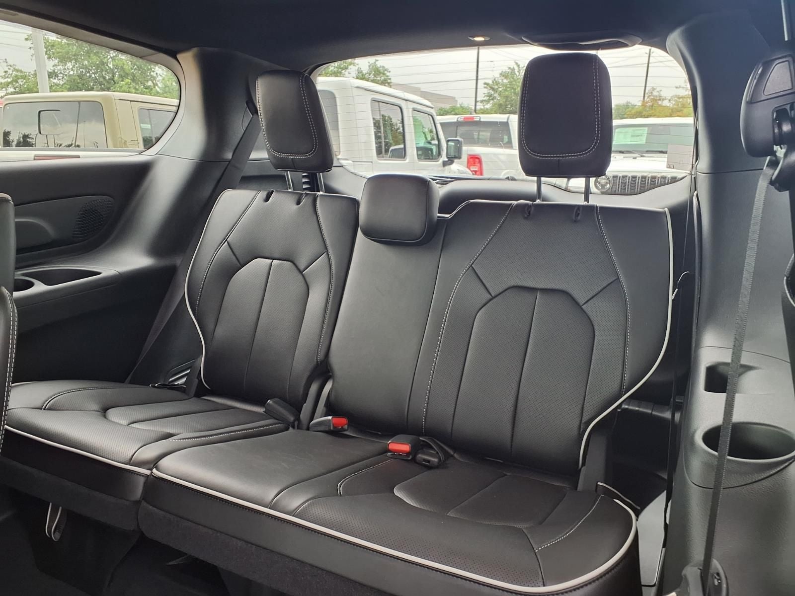 2027 Chrysler Pacifica Limited
