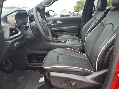 2027 Chrysler Pacifica Limited