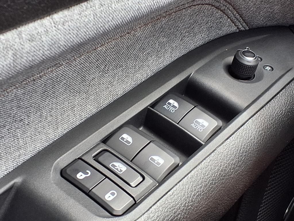 2023 Jeep Compass Latitude Lux 4X4 SUN & SOUND PKG