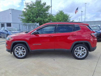 2023 Jeep Compass Latitude Lux 4X4 SUN & SOUND PKG