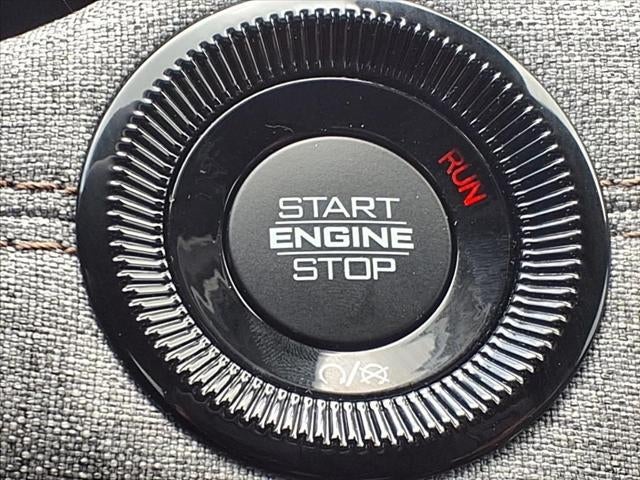 2023 Jeep Compass Latitude Lux 4X4 SUN & SOUND PKG