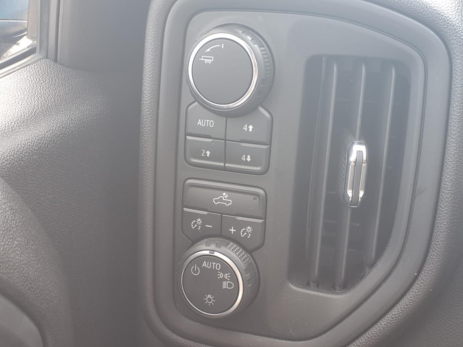 2023 Chevrolet Silverado 1500 Custom Trail Boss 4WD CONVENIENCE PKG