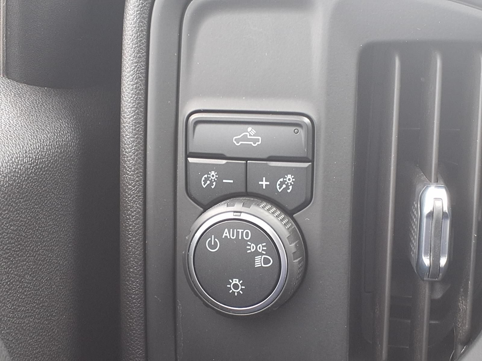 2022 Chevrolet Silverado 1500 LTD Custom CONVENIENCE & VALUE PKG