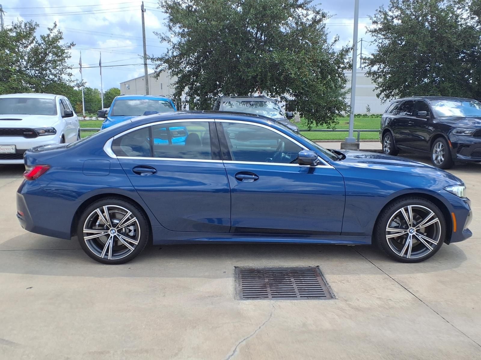 2024 BMW 3 Series 330i CONVENIENCE PKG