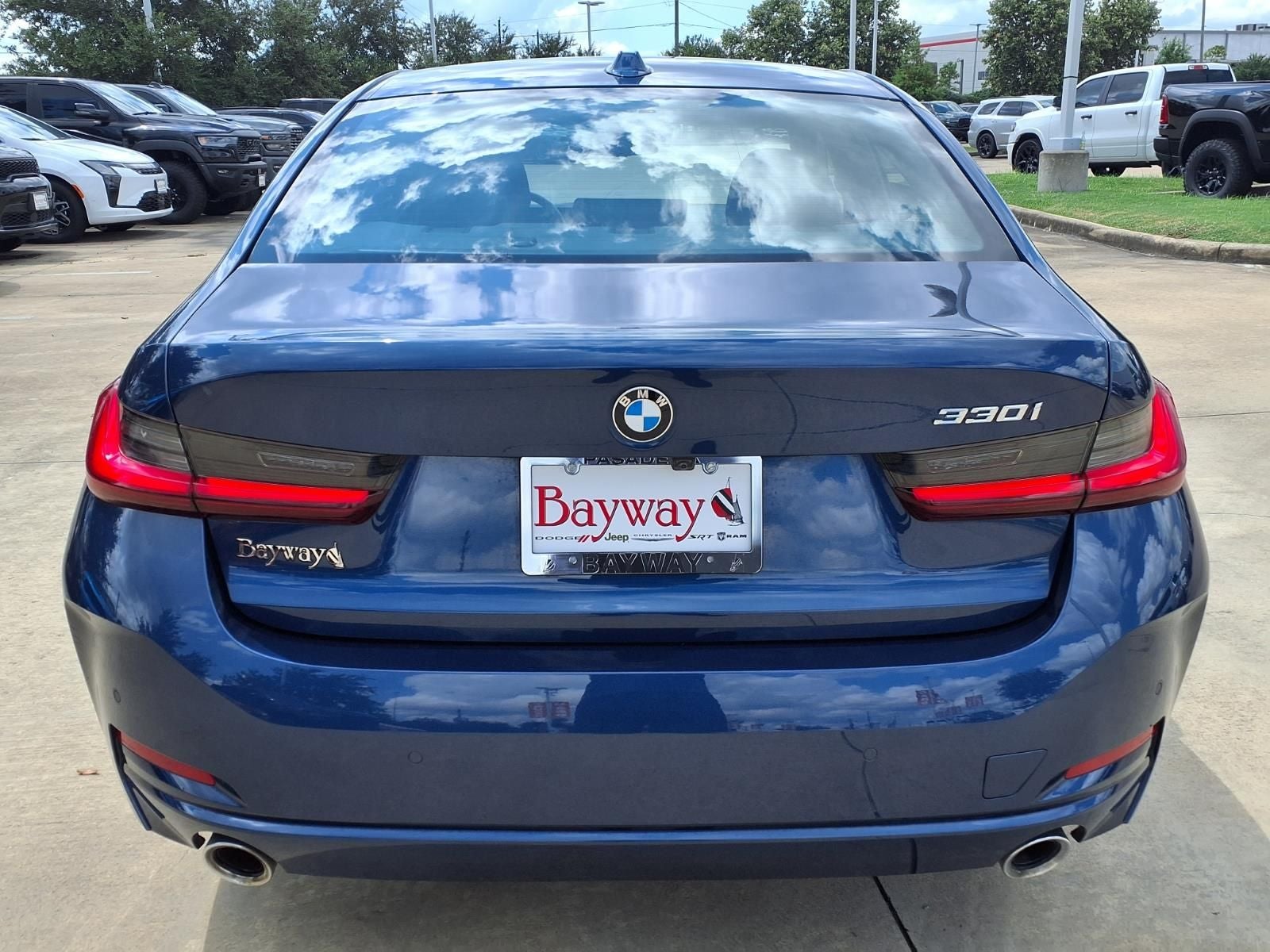 2024 BMW 3 Series 330i CONVENIENCE PKG