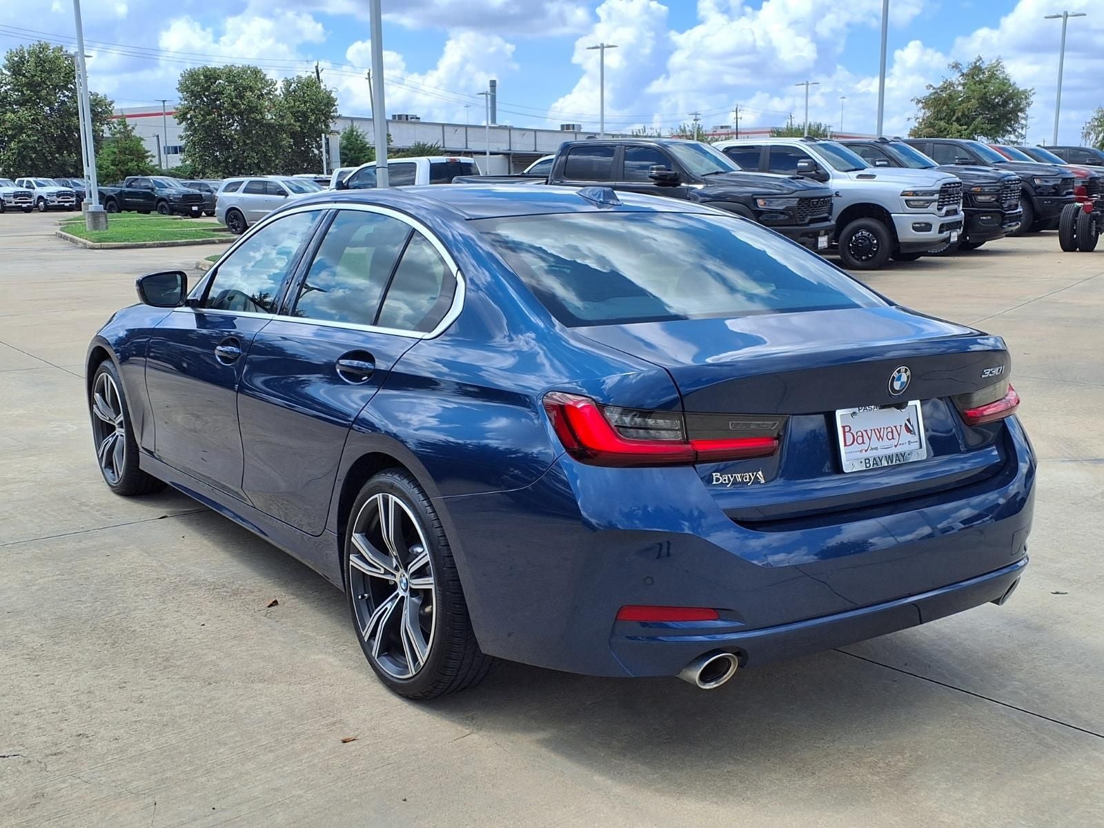 2024 BMW 3 Series 330i CONVENIENCE PKG