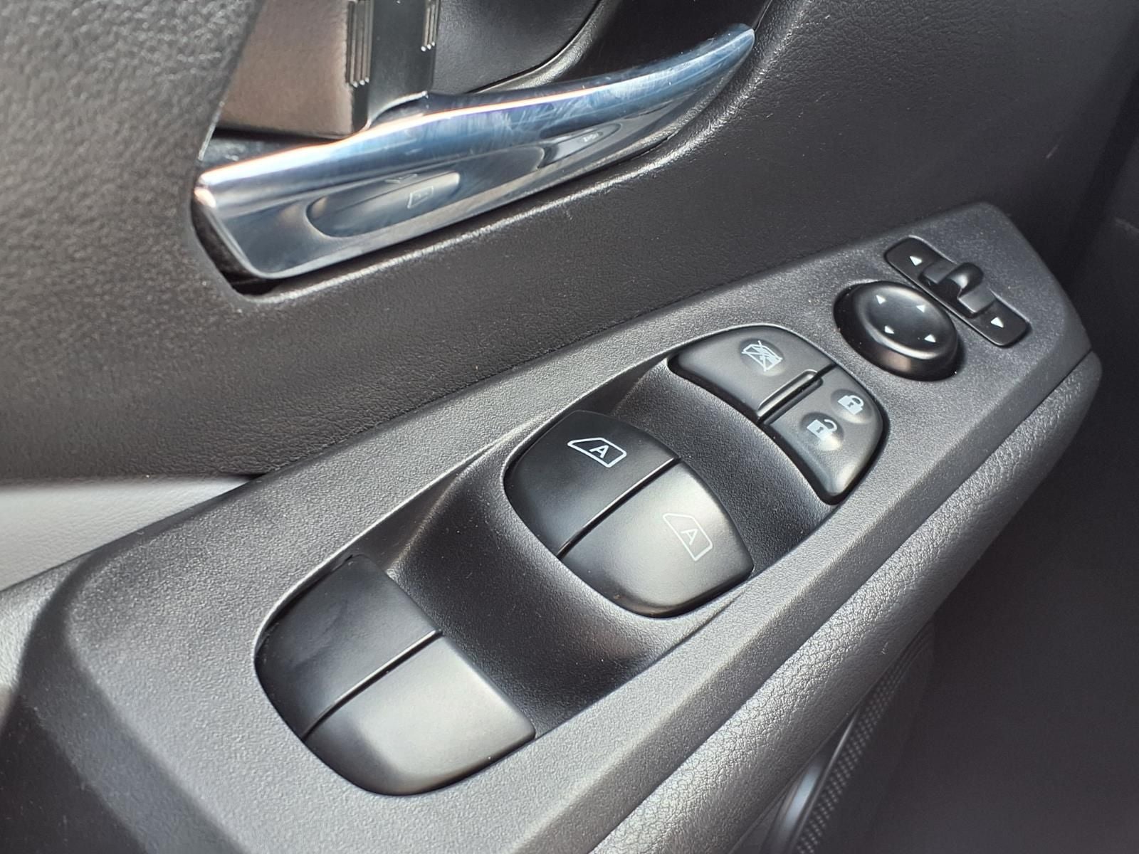 2023 Nissan Kicks SR PREMIUM PKG