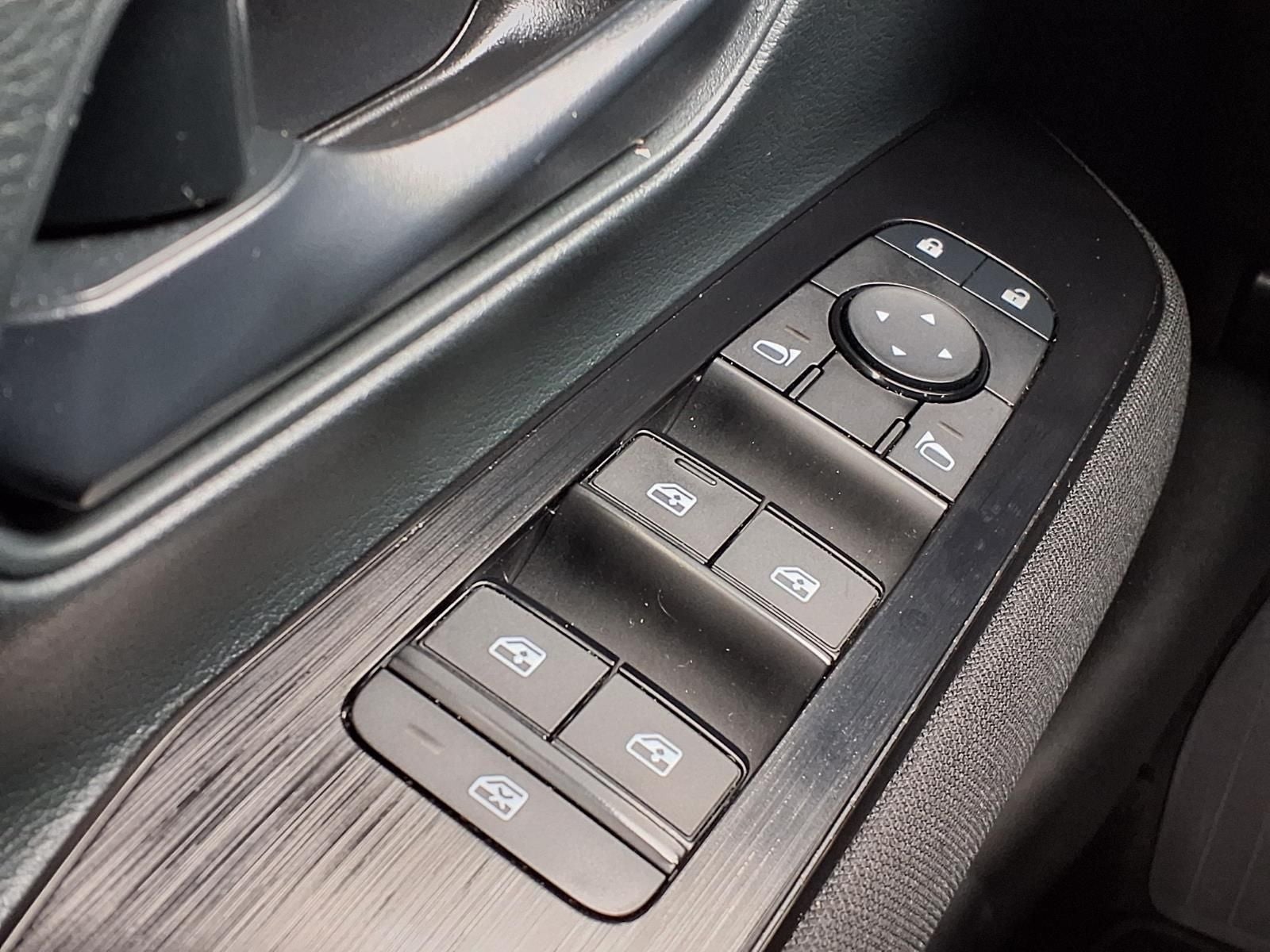 2025 Nissan Kicks S AWD