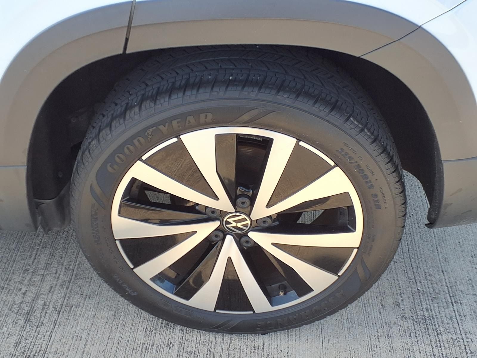 2022 Volkswagen Taos 1.5T SE FRONT ASSIST