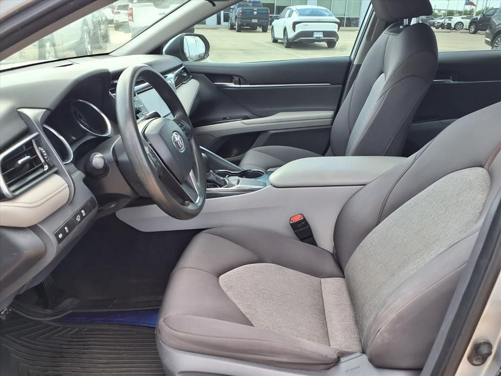 2019 Toyota Camry LE SAFETY SENSE P