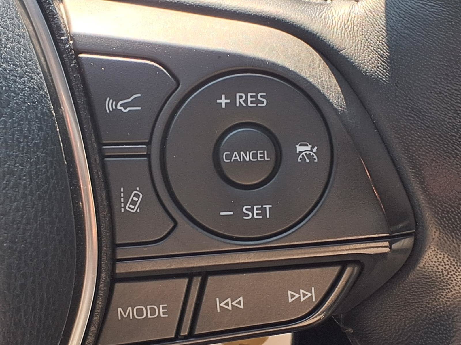2019 Toyota Camry SE AUTO STOP-START