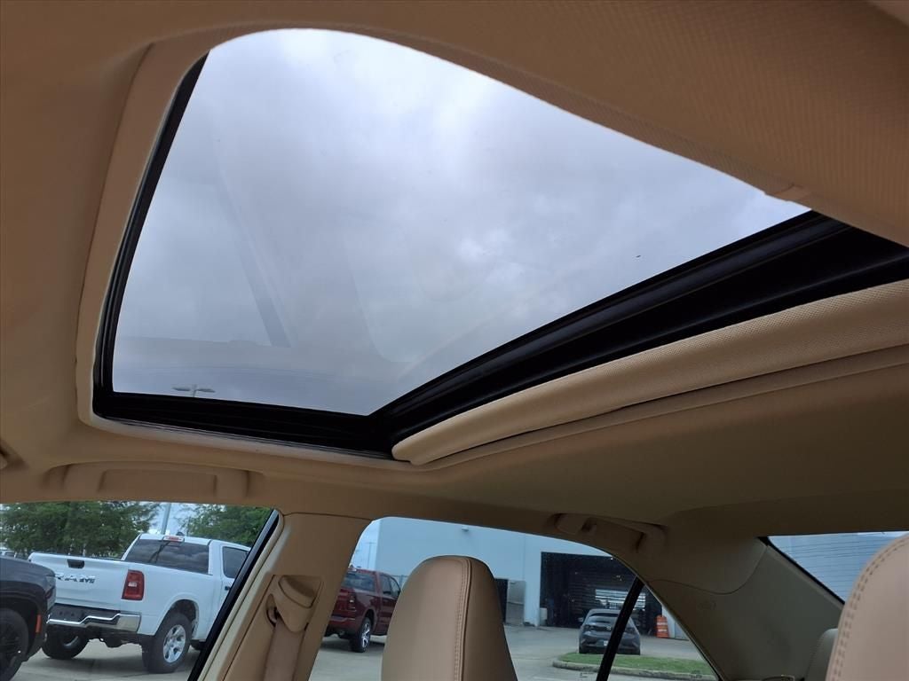 2016 Toyota Camry XLE SUNROOF & CONV. PKG.