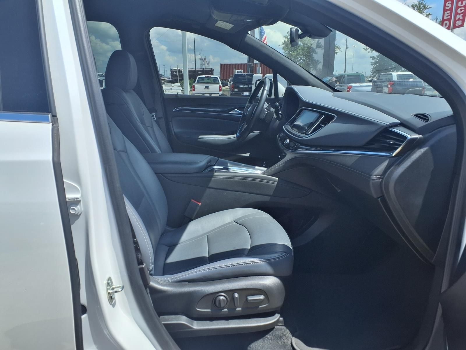 2023 Buick Enclave Essence SPORT TOURING EDITION
