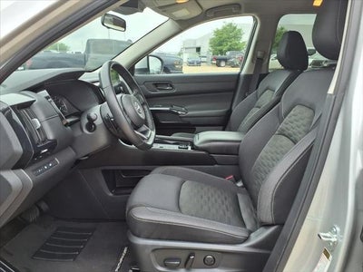 2025 Nissan Pathfinder SV 4WD