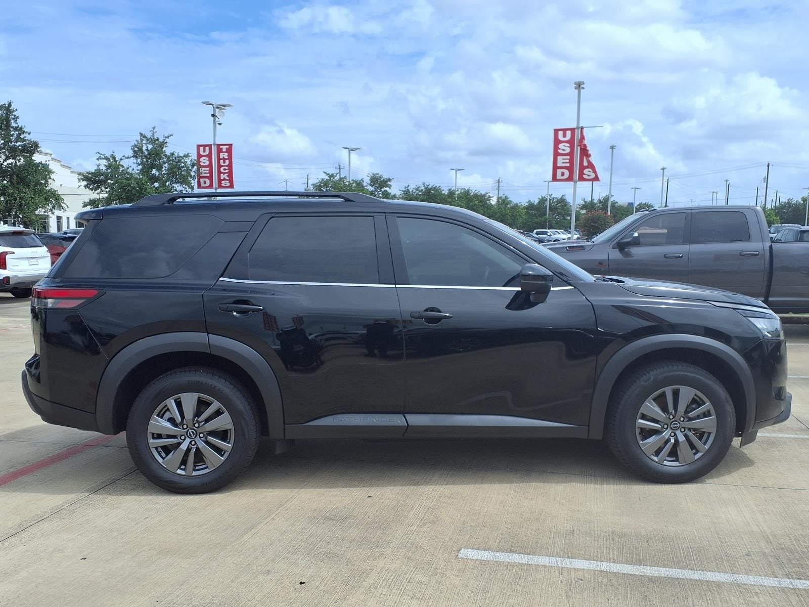 2025 Nissan Pathfinder SV 4WD