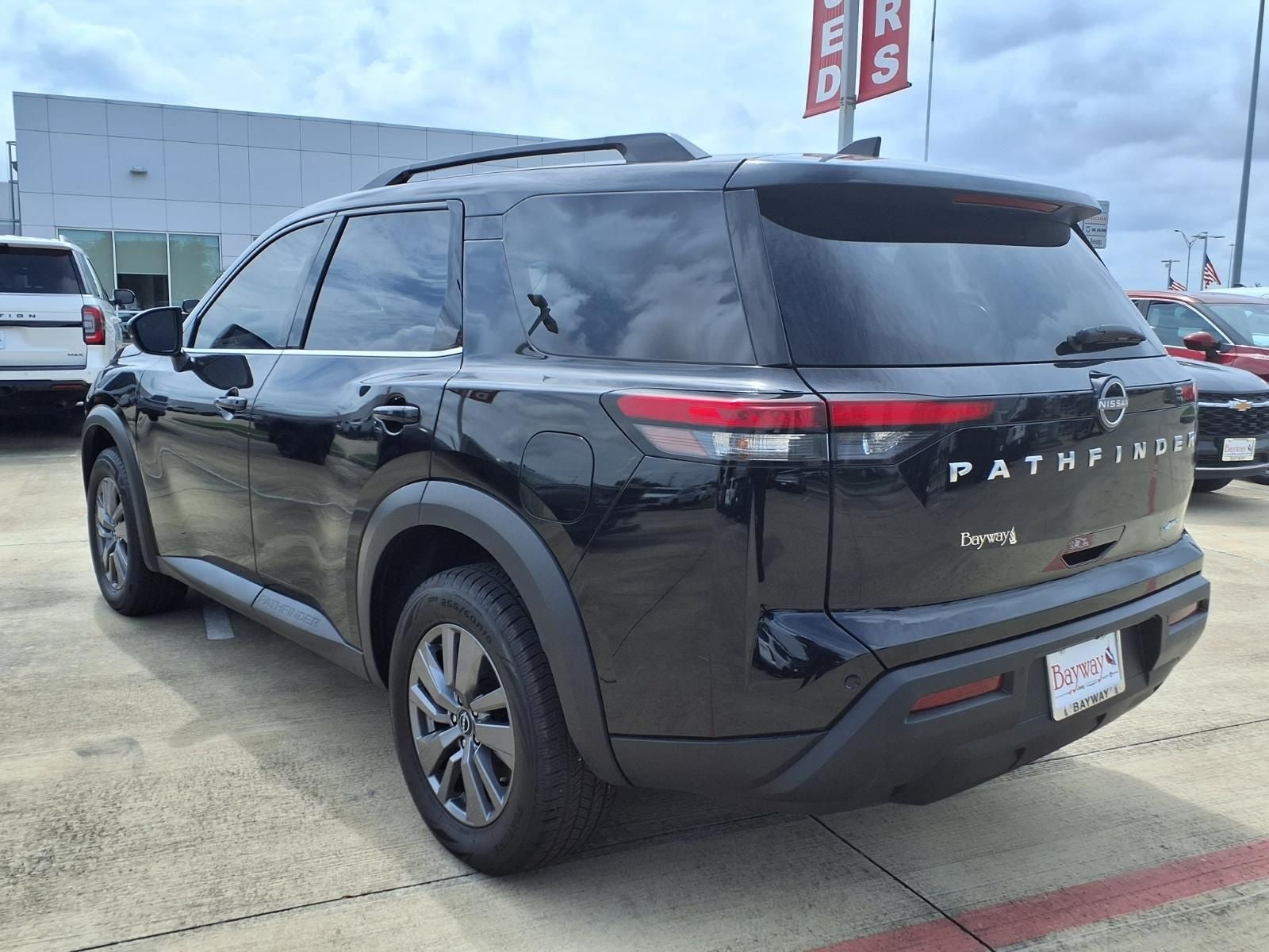 2025 Nissan Pathfinder SV 4WD