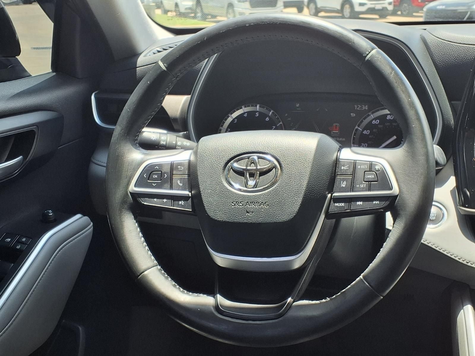 2022 Toyota Highlander XLE PROTECTION PKG