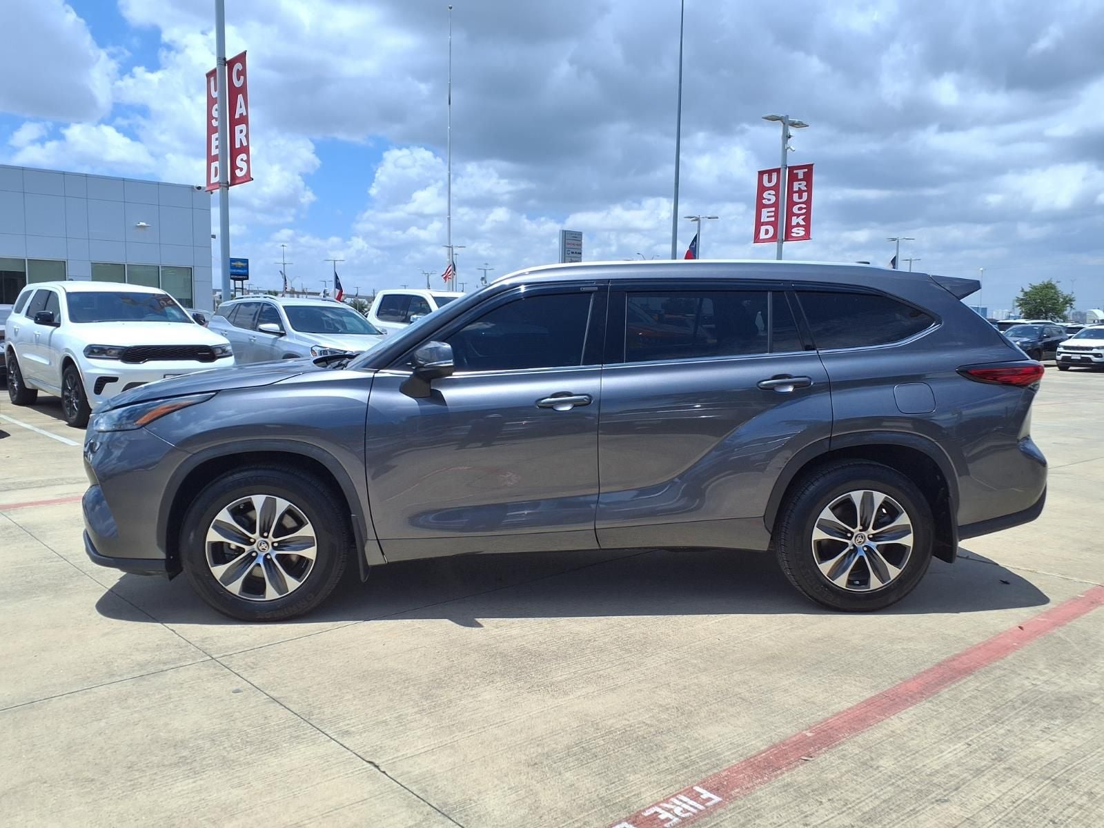 2022 Toyota Highlander XLE PROTECTION PKG