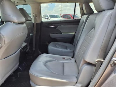 2022 Toyota Highlander XLE PROTECTION PKG