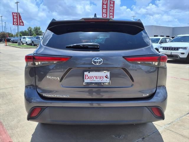 2022 Toyota Highlander XLE PROTECTION PKG