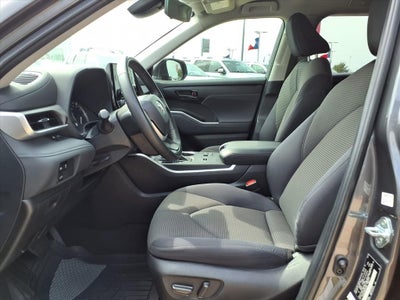 2024 Toyota Highlander LE PCS/LCA/LTA