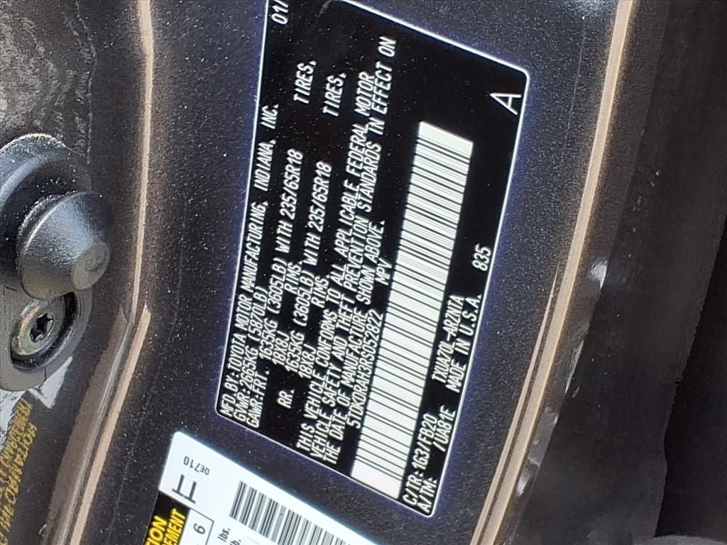 2024 Toyota Highlander LE PCS/LCA/LTA